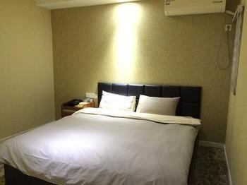 Xo Fashion Theme Hotel Dongying Esterno foto
